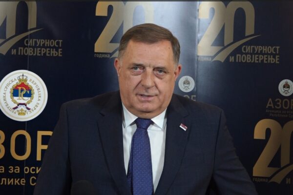 Milorad Dodik govori na svečanosti povodom 20 godina rada Agencije za osiguranje Republike Srpske.