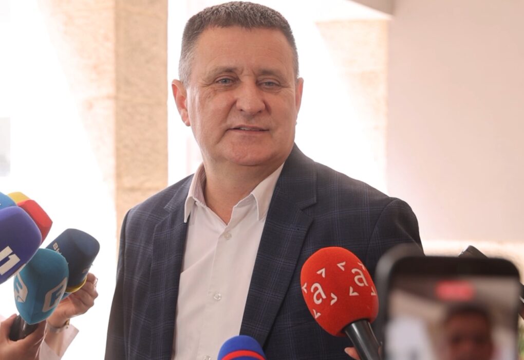Vlado Đajić predaje kandidatske liste partije Volja naroda u CIK BiH