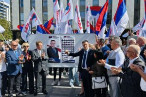 Dr Vlado Đajić drži govor na otvaranju predizborne kampanje stranke Volja naroda Srpske
